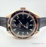 Clone Omega Seamaster Automatic Rose Gold Rubber Strap Watch